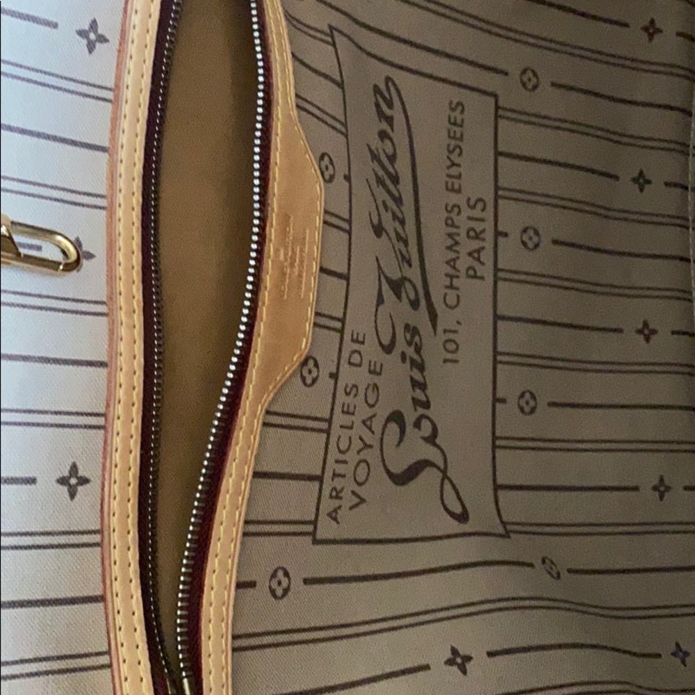 Louis Vuitton Never Full - Picture 6 of 17